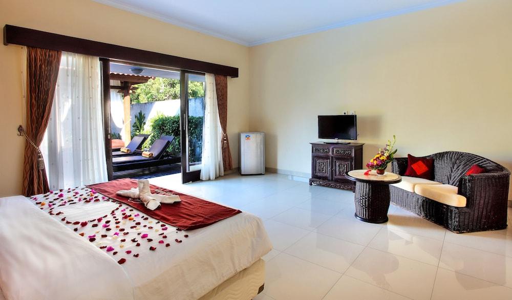 Puri Saron Hotel Baruna Beach Lovina מראה חיצוני תמונה