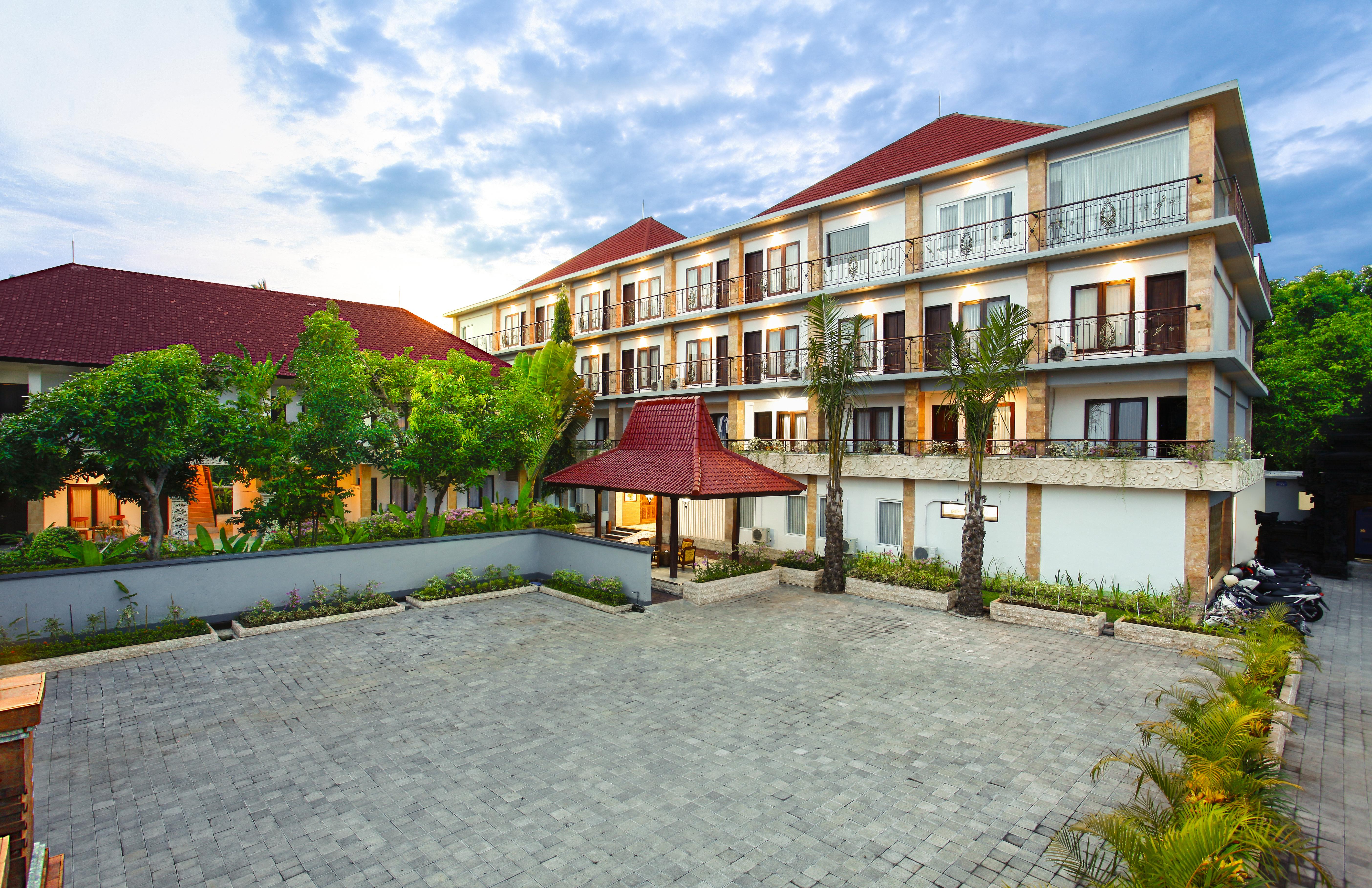 Puri Saron Hotel Baruna Beach Lovina מראה חיצוני תמונה